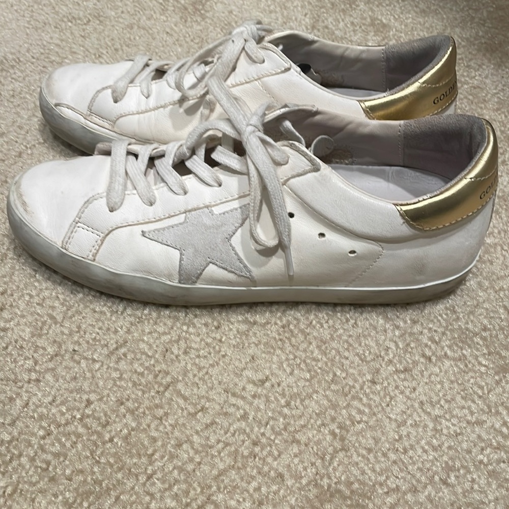 GG Superstar Classic 🔥 comes with original box and dust bag. Good condition!